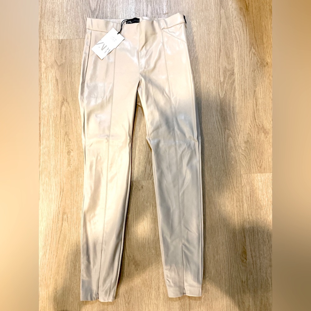 Nwt zara cream faux leather leggings! Size medium